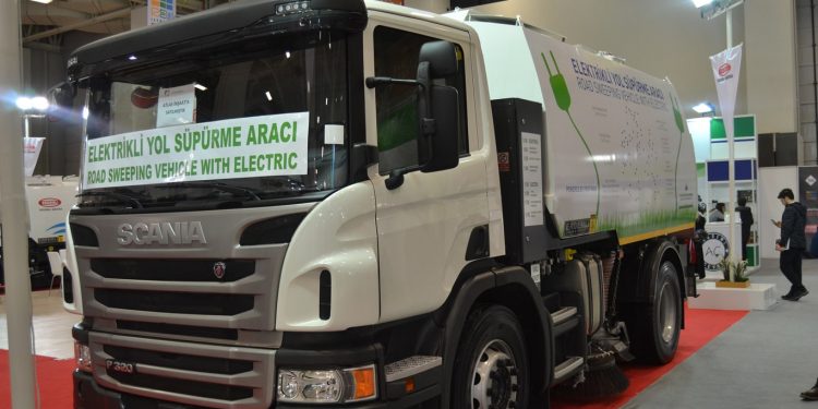 Elektrikli Yol Süpürme Ekipmanı