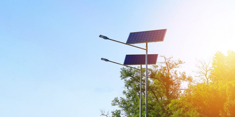 Uzaktan Erişimli Solar Aydınlatma Direkleri