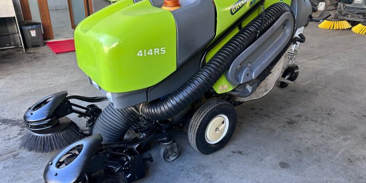 Green Machines GM2 414 RS Yol Süpürme Aracı